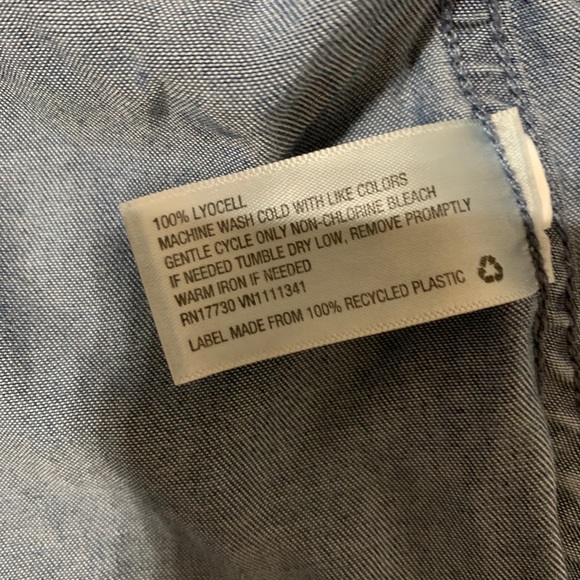 Mossimo chambray button down - Picture 4 of 5